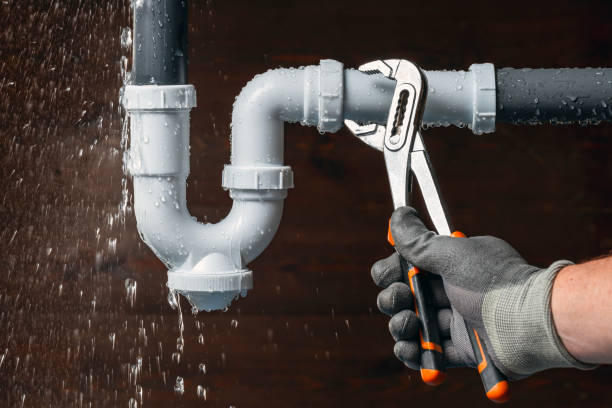 Professional Emergency Plumber technician working in Foster, VA